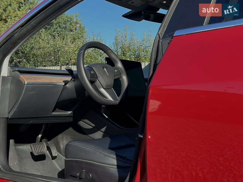Седан Tesla Model 3 2020 в Луцьку