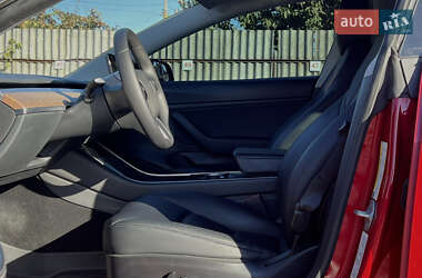 Седан Tesla Model 3 2020 в 