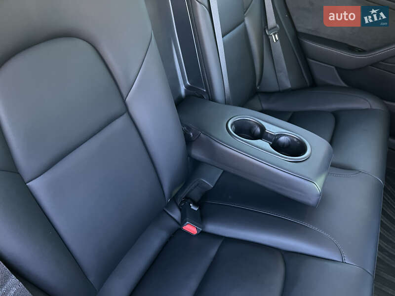Седан Tesla Model 3 2020 в Луцьку