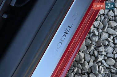 Седан Tesla Model 3 2020 в 