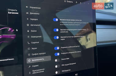 Седан Tesla Model 3 2020 в 