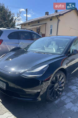 Седан Tesla Model 3 2022 в Львове