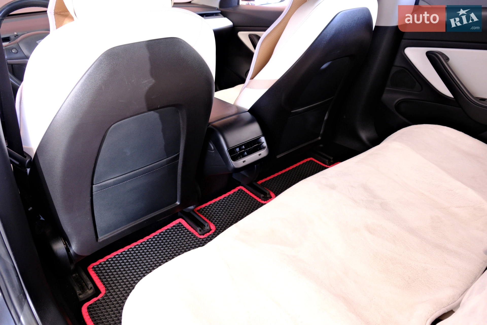 2019 Tesla Model 3 - мініатюра 32
