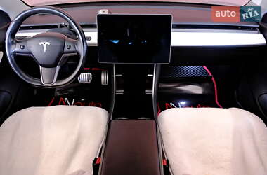 Седан Tesla Model 3 2019 в 