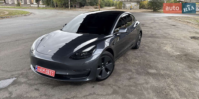 Tesla Model 3 2022