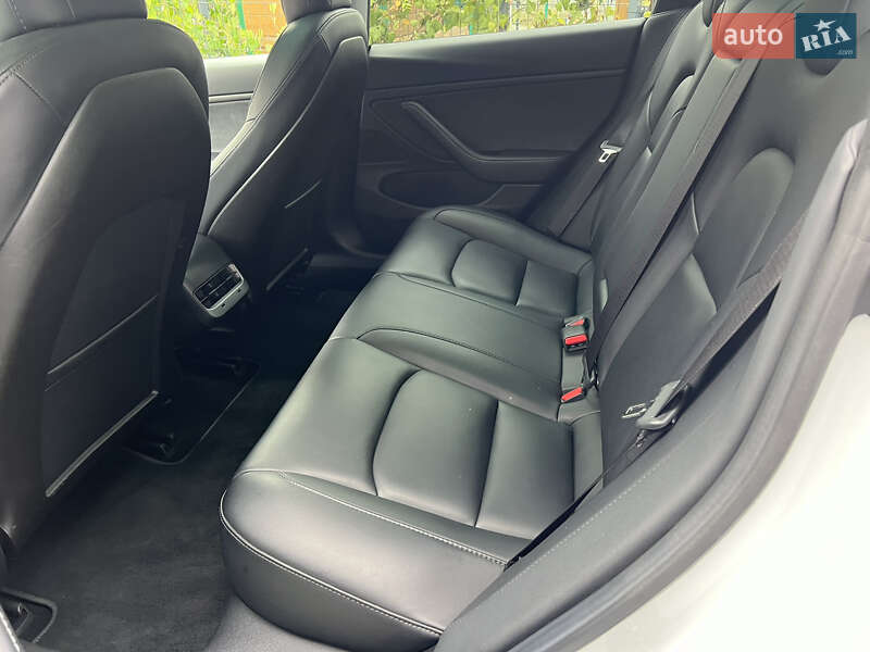 Седан Tesla Model 3 2019 в Львове фото 16 Седан Tesla Model 3 2019 в Львове