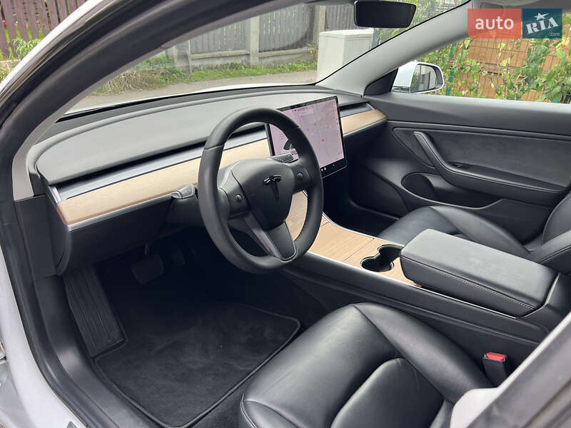 Седан Tesla Model 3 2019 в Львове фото 23 Седан Tesla Model 3 2019 в Львове