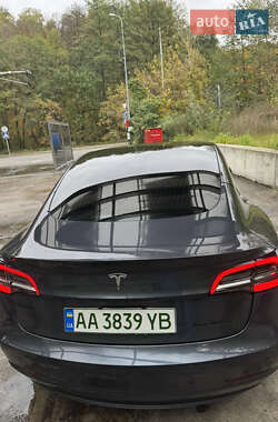Седан Tesla Model 3 2019 в 