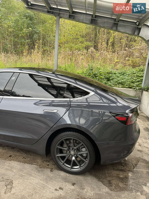Седан Tesla Model 3 2019 в Киеве фото 9 Седан Tesla Model 3 2019 в Киеве