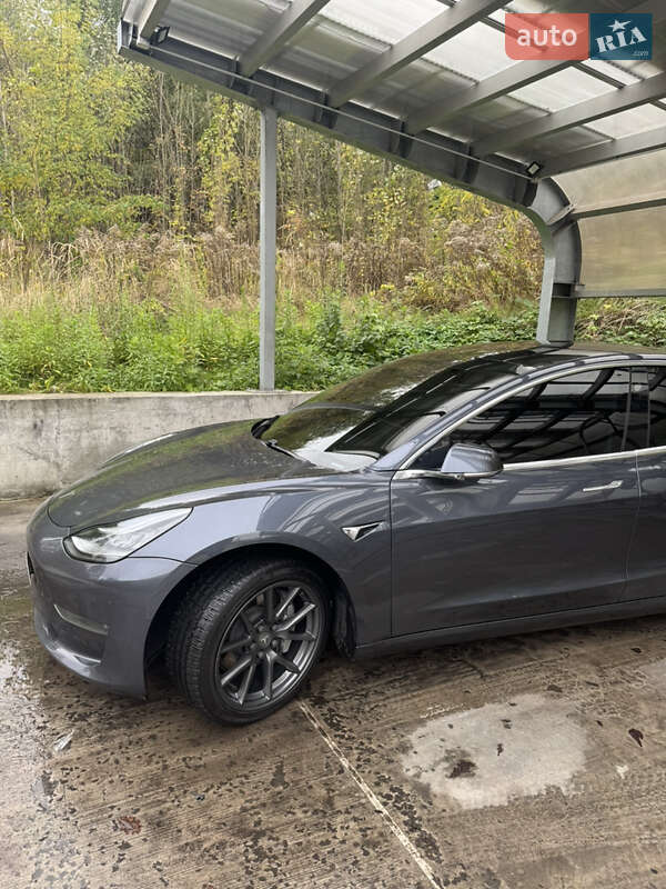 Седан Tesla Model 3 2019 в Киеве фото 11 Седан Tesla Model 3 2019 в Киеве