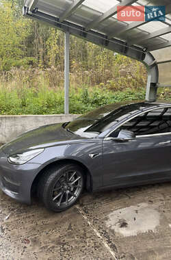 Седан Tesla Model 3 2019 в 