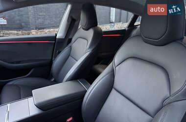 Седан Tesla Model 3 2024 в Киеве