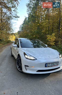 Седан Tesla Model 3 2021 в Івано-Франківську