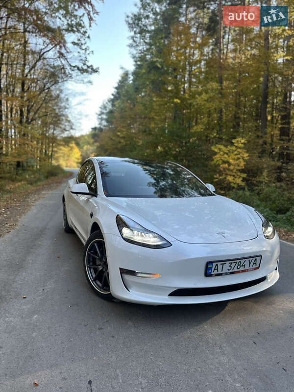 Tesla Model 3 2021