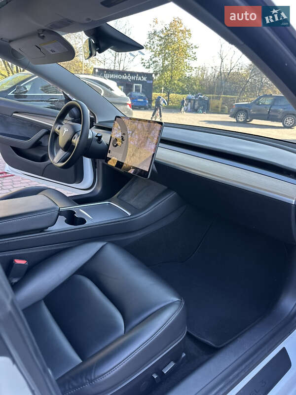 Седан Tesla Model 3 2021 в Івано-Франківську