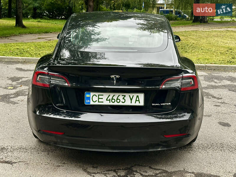 Седан Tesla Model 3 2019 в Черновцах