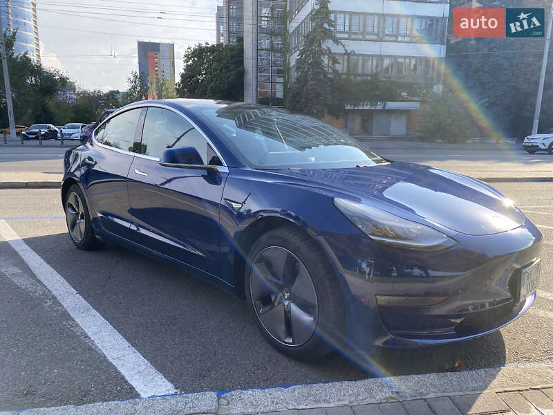 Седан Tesla Model 3 2019 в Днепре