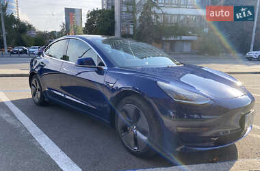 Седан Tesla Model 3 2019 в 