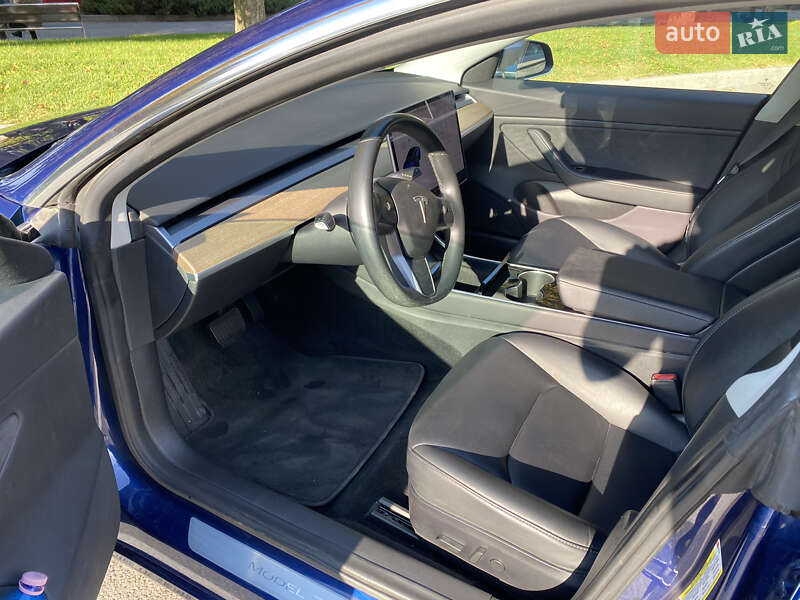 Седан Tesla Model 3 2019 в Днепре