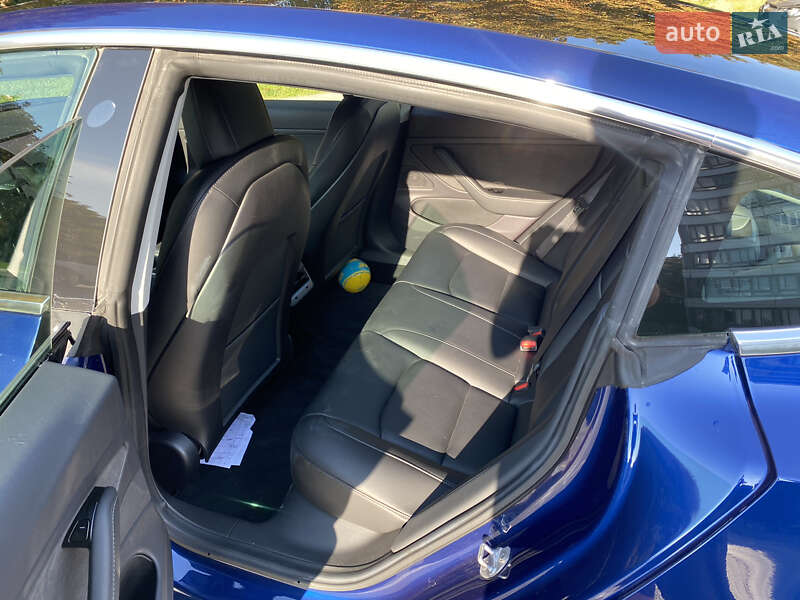 Седан Tesla Model 3 2019 в Днепре