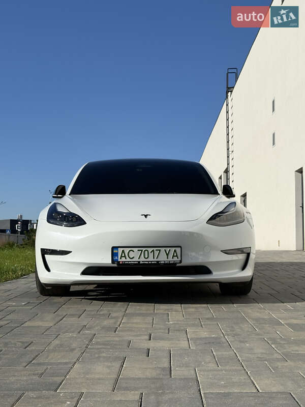 Седан Tesla Model 3 2022 в Луцьку