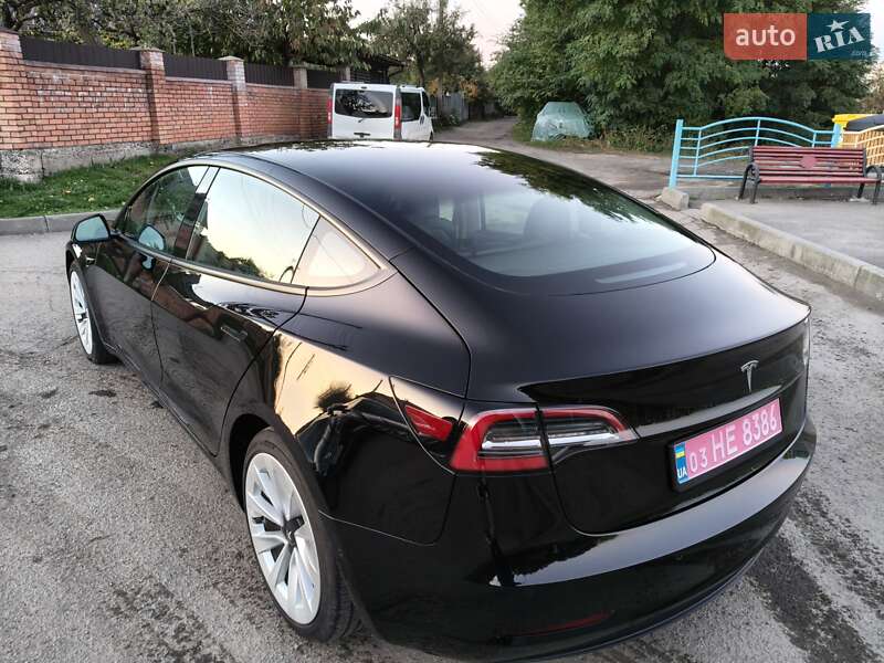 Седан Tesla Model 3 2021 в Луцьку