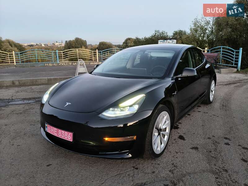 Седан Tesla Model 3 2021 в Луцьку