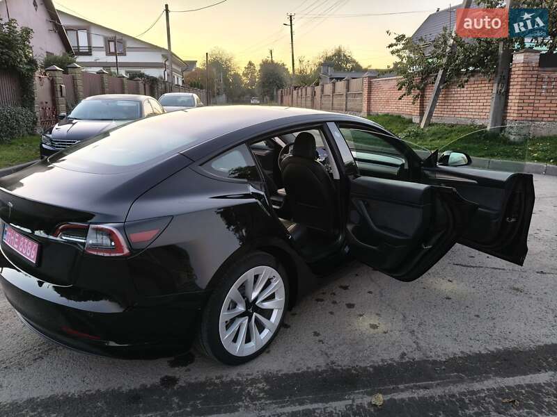 Седан Tesla Model 3 2021 в Луцьку