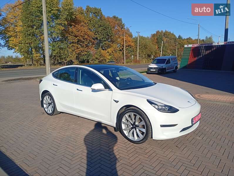 Седан Tesla Model 3 2020 в Луцьку фото Седан Tesla Model 3 2020 в Луцьку