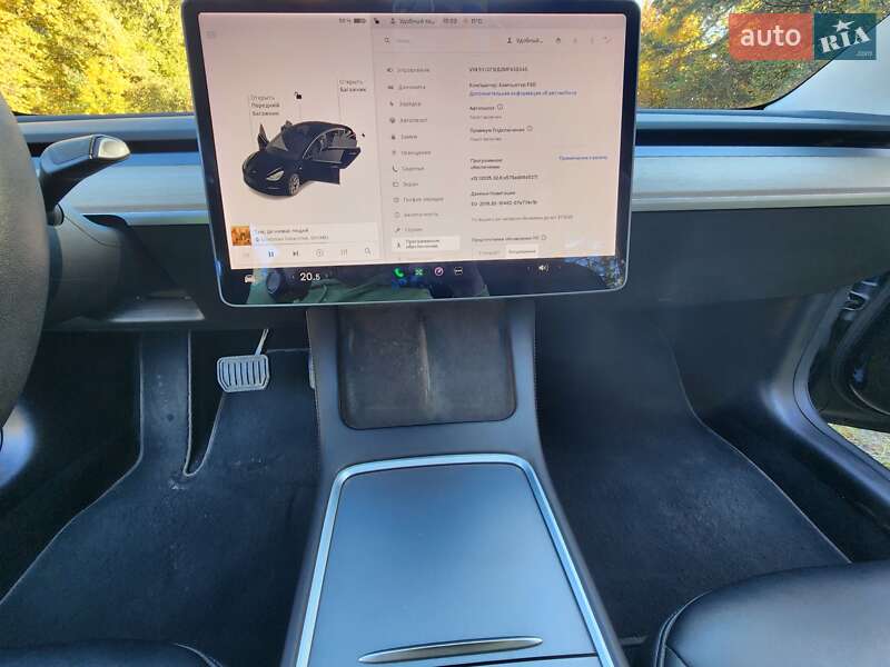 Седан Tesla Model 3 2021 в Кременці