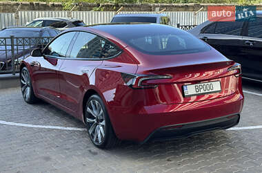 Седан Tesla Model 3 2024 в 