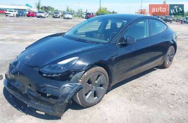 Седан Tesla Model 3 2023 в 