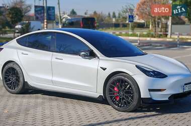 Седан Tesla Model 3 2021 в 