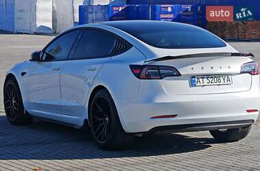 Седан Tesla Model 3 2021 в 