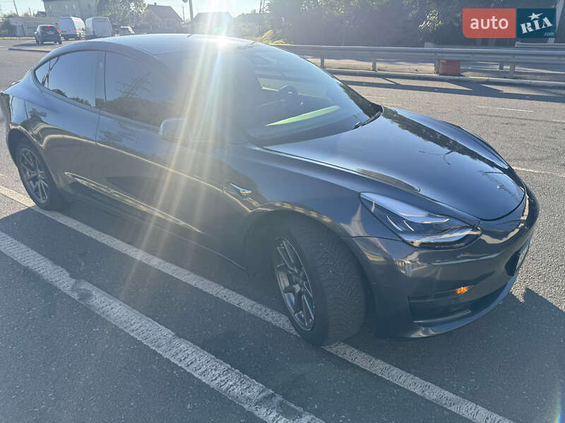 Седан Tesla Model 3 2020 в Одесі