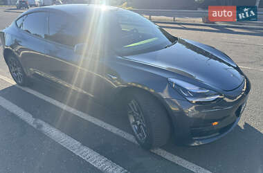 Седан Tesla Model 3 2020 в 