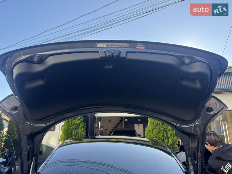 Седан Tesla Model 3 2020 в Одесі