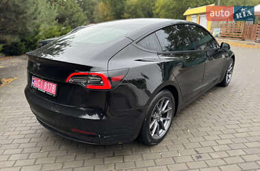 Седан Tesla Model 3 2023 в Черкассах