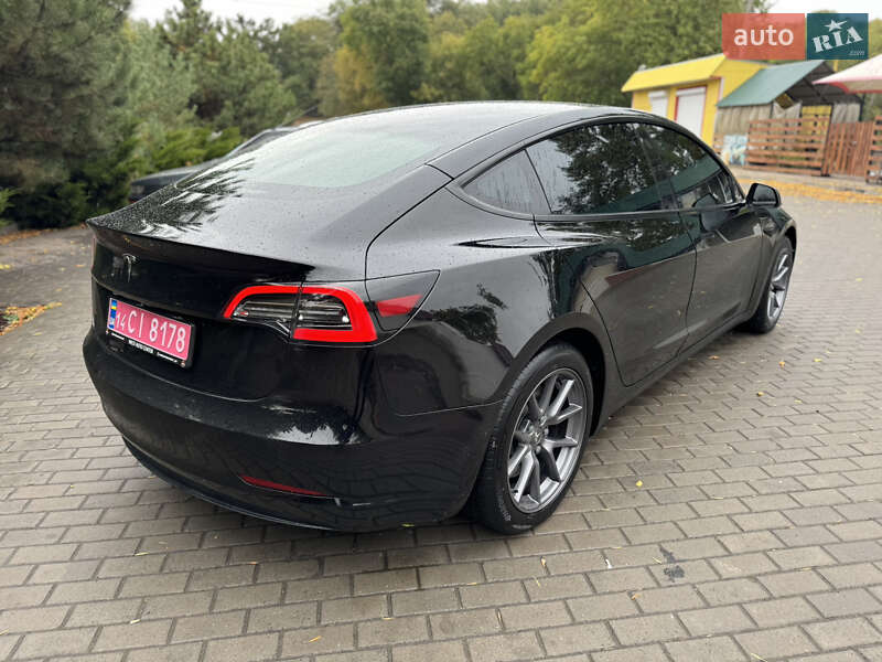 Седан Tesla Model 3 2023 в Черкассах