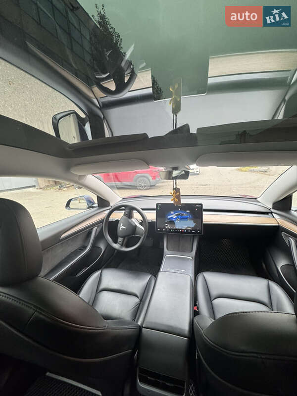 Седан Tesla Model 3 2022 в Киеве