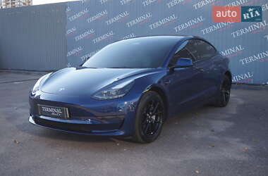Седан Tesla Model 3 2022 в 