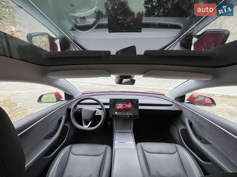 Седан Tesla Model 3 2024 в Новояворовске