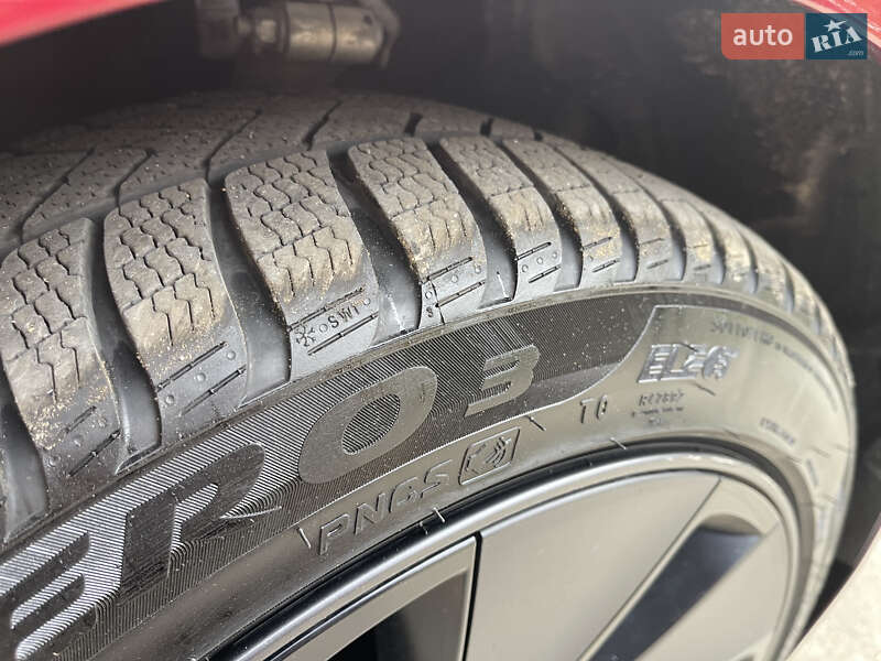 Седан Tesla Model 3 2024 в Новояворовске