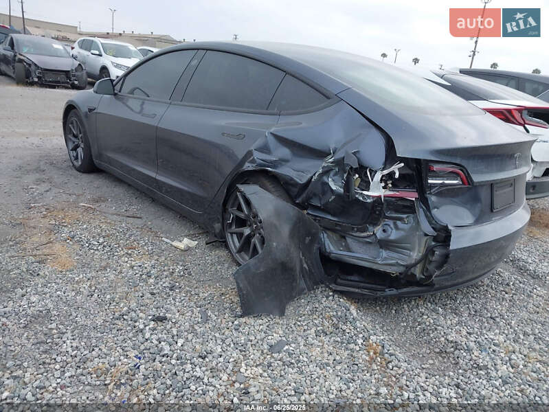 Седан Tesla Model 3 2022 в Черкасах