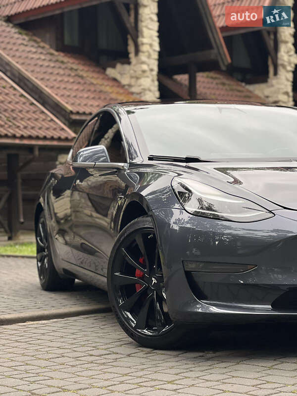 Седан Tesla Model 3 2018 в Переяславе