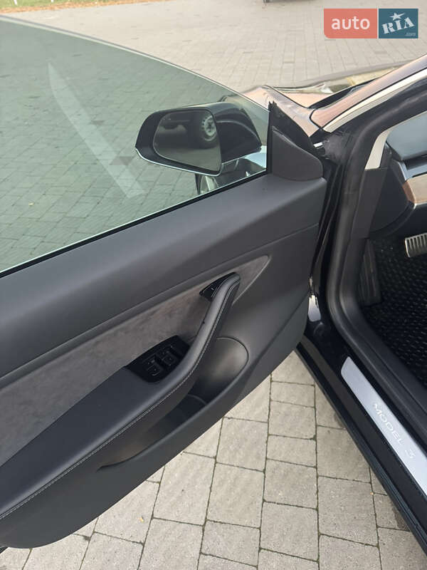 Седан Tesla Model 3 2018 в Володимирі