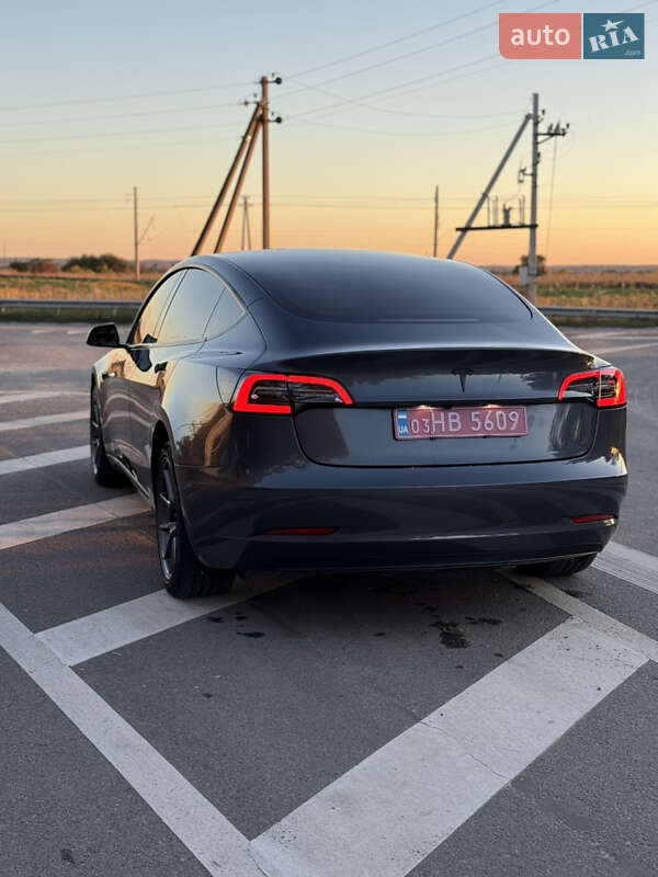 Седан Tesla Model 3 2023 в Луцке фото 5 Седан Tesla Model 3 2023 в Луцке