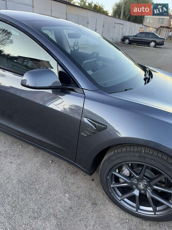 Седан Tesla Model 3 2023 в Киеве фото 3 Седан Tesla Model 3 2023 в Киеве