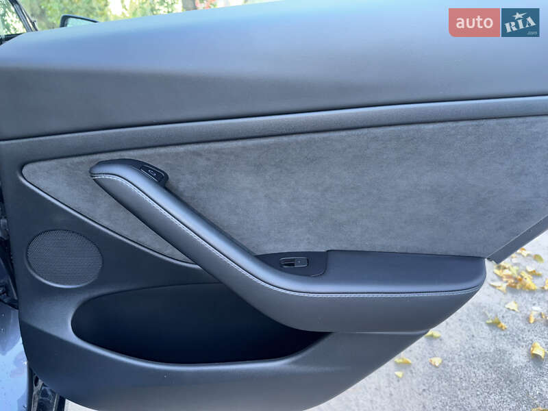 Седан Tesla Model 3 2023 в Киеве фото 31 Седан Tesla Model 3 2023 в Киеве