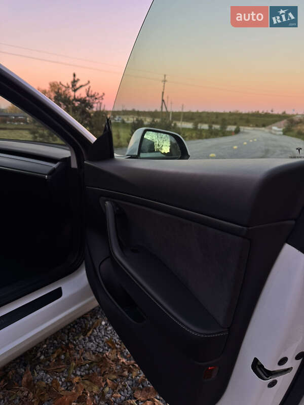Седан Tesla Model 3 2020 в Львове фото 11 Седан Tesla Model 3 2020 в Львове